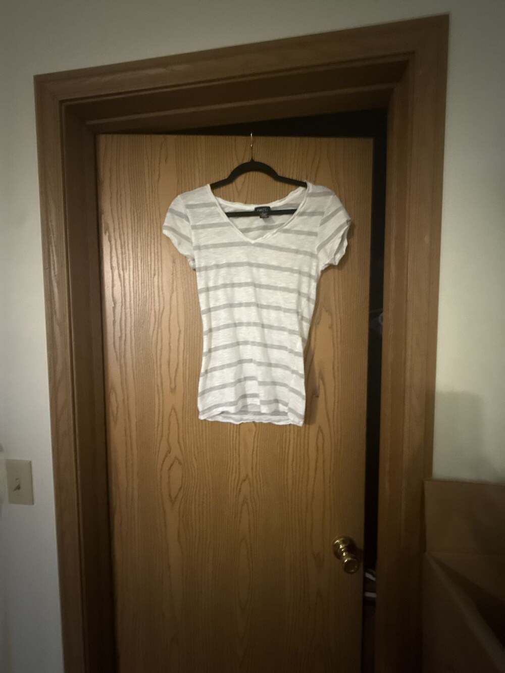 rue21 Women's Striped V-Neck T-Shirt Size L